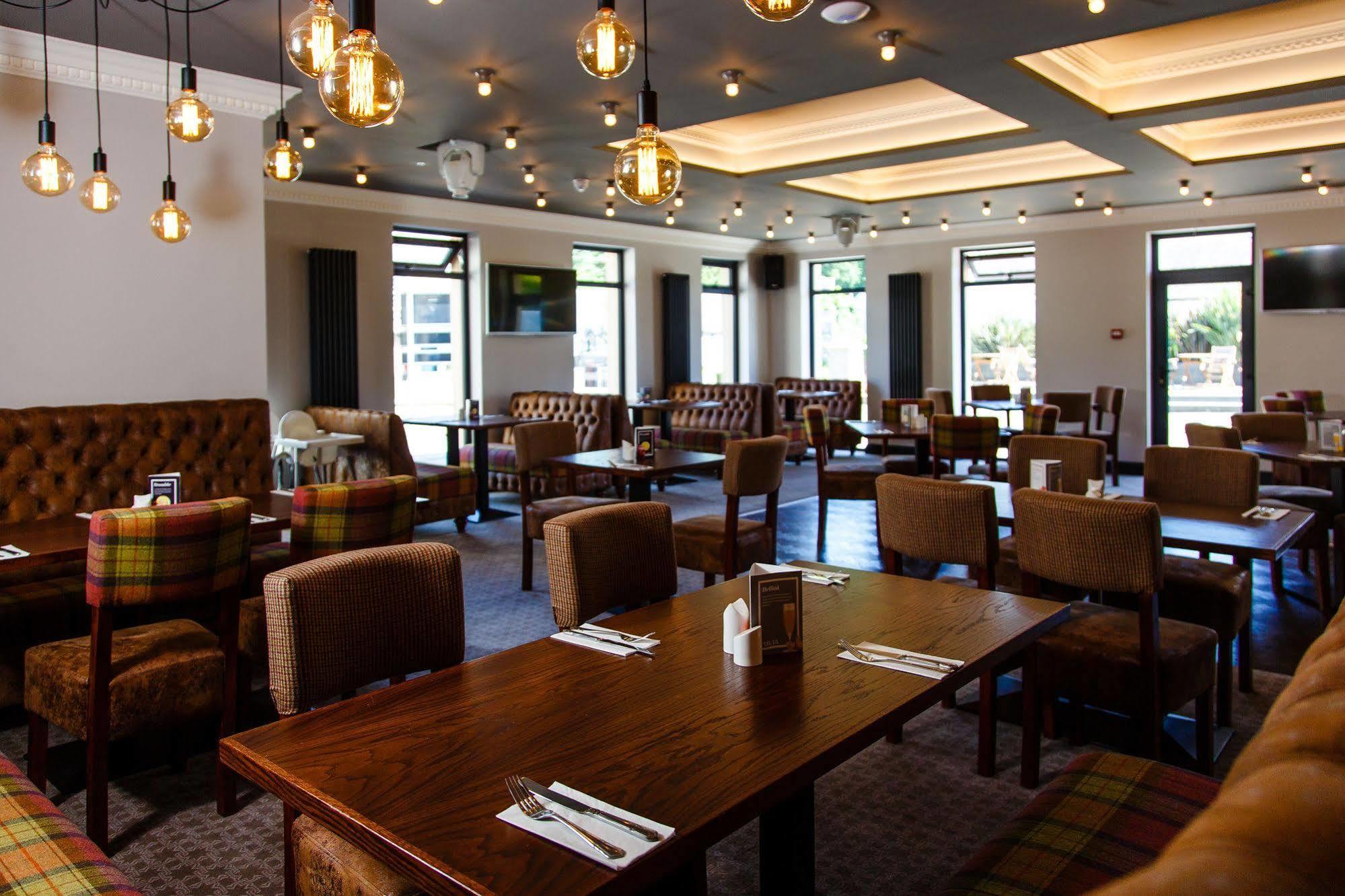 Adamson Hotel Dunfermline Exterior photo