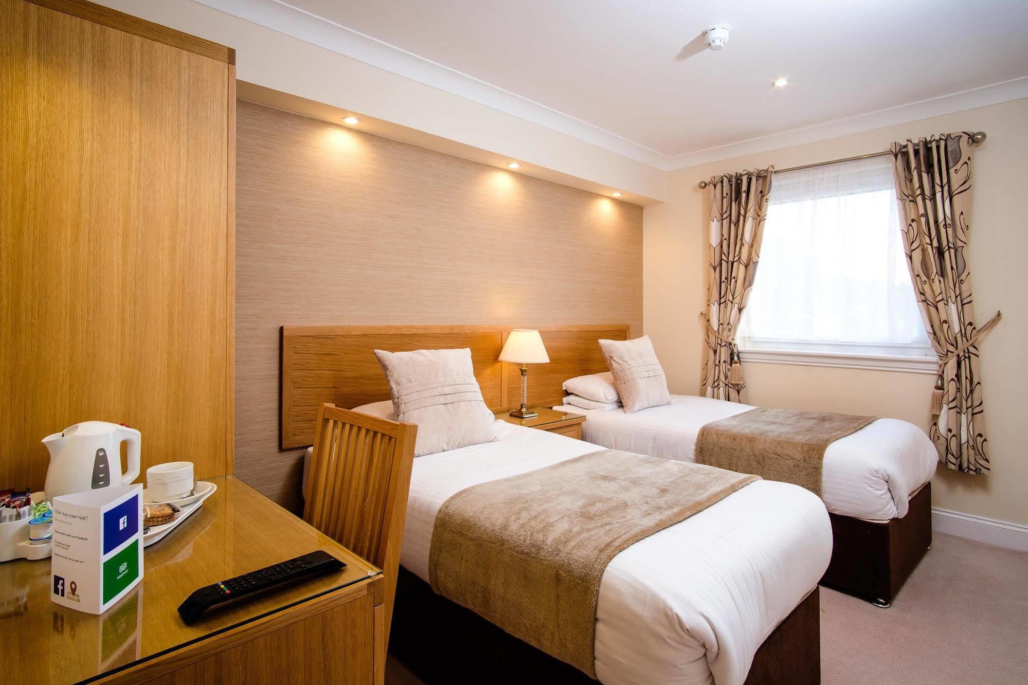Adamson Hotel Dunfermline Exterior photo